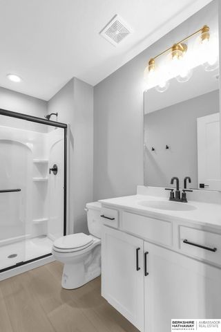 10304 S 110th Avenue, Papillion, NE 68046