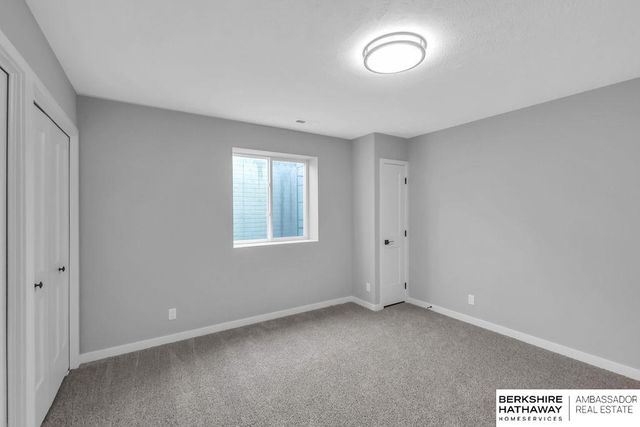 10304 S 110th Avenue, Papillion, NE 68046