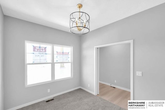 10304 S 110th Avenue, Papillion, NE 68046