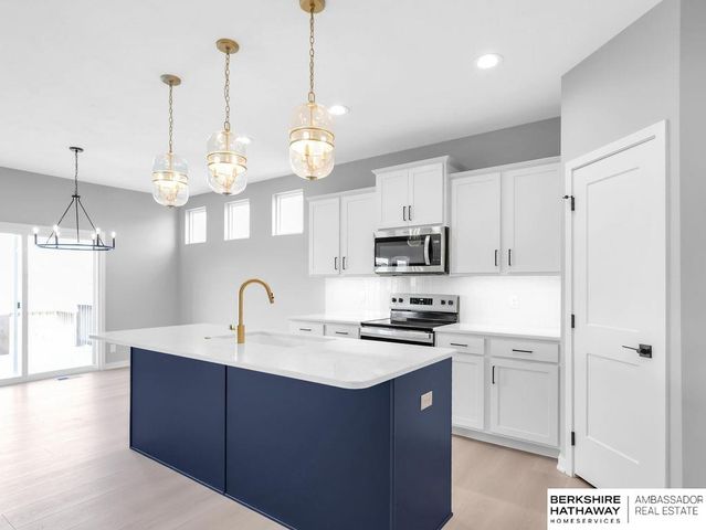 10304 S 110th Avenue, Papillion, NE 68046