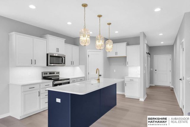 10304 S 110th Avenue, Papillion, NE 68046