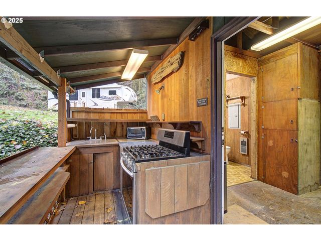 373 FALLERT Rd, Kalama, WA 98625