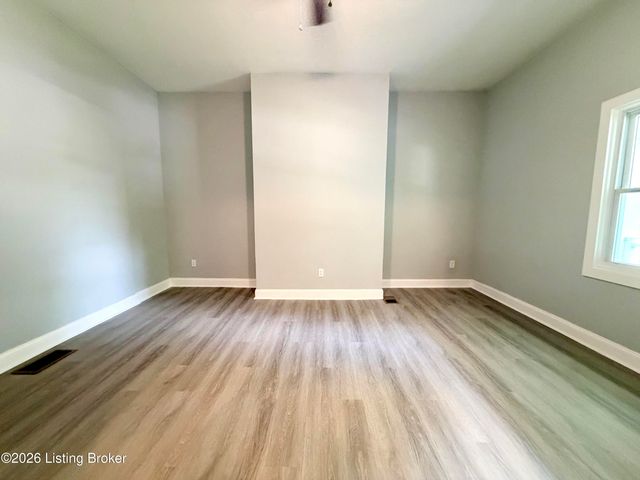 4140 W Broadway 1, Louisville, KY 40211