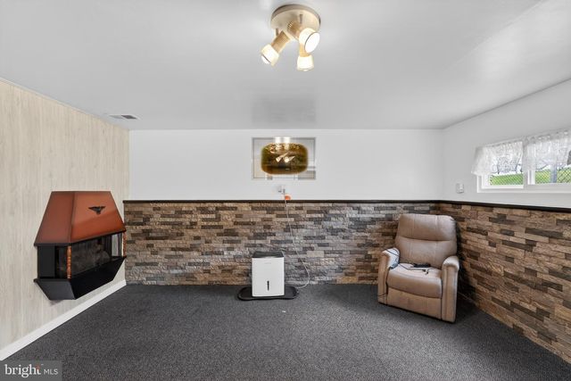 2845 TURNER AVE, Abington, PA 19001