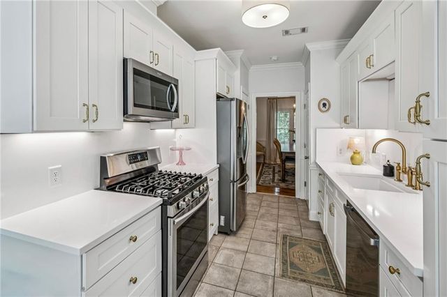 1160 Windsor Parkway 5, Atlanta, GA 30319