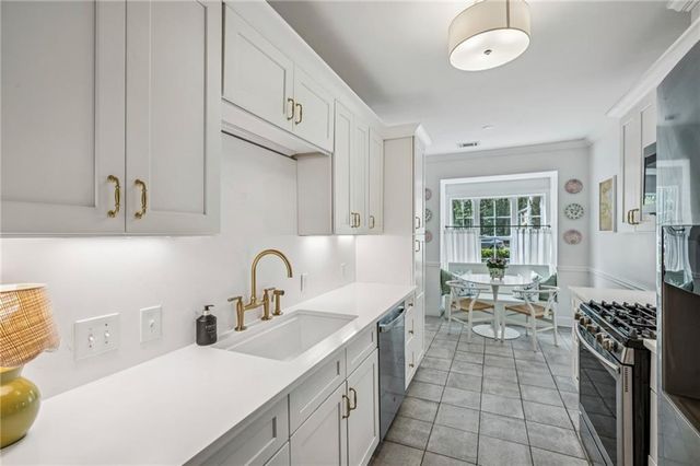 1160 Windsor Parkway 5, Atlanta, GA 30319