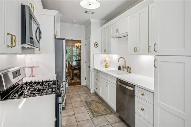 1160 Windsor Parkway 5, Atlanta, GA 30319