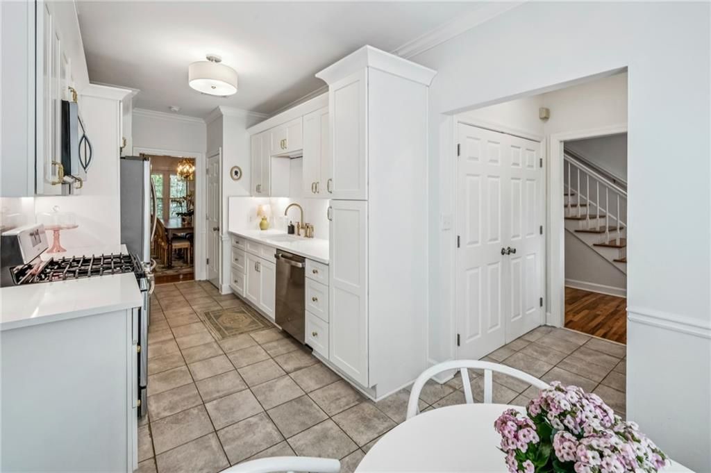 Image 21 of property listing at 1160 Windsor Parkway 5, Atlanta, GA 30319