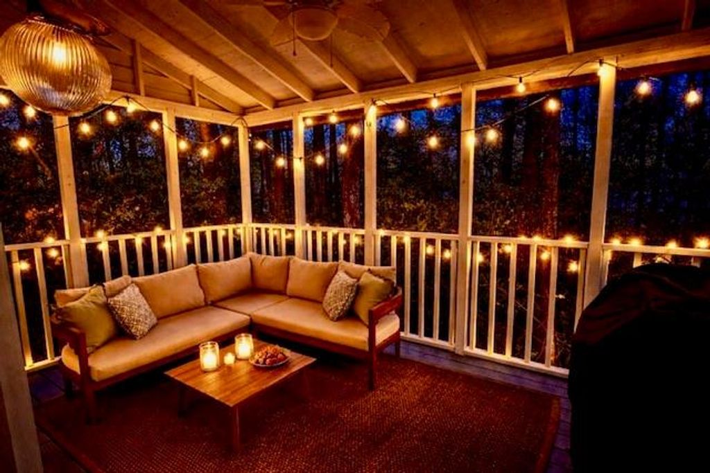 Image 3 of property listing at 1160 Windsor Parkway 5, Atlanta, GA 30319