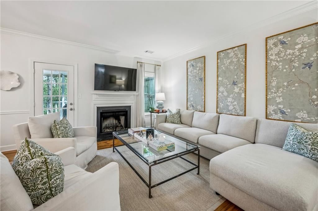 Image 8 of property listing at 1160 Windsor Parkway 5, Atlanta, GA 30319