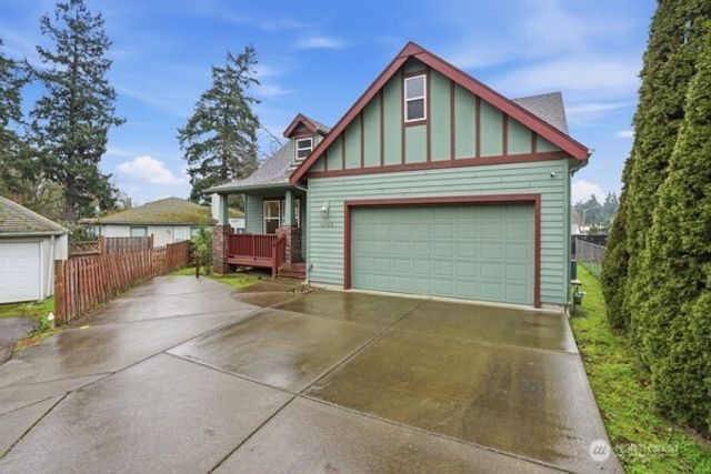 3825 Hazelwood Drive, Vancouver, WA 98661