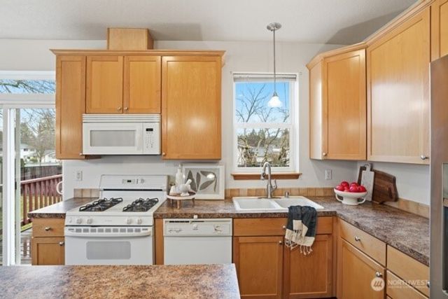 3825 Hazelwood Drive, Vancouver, WA 98661