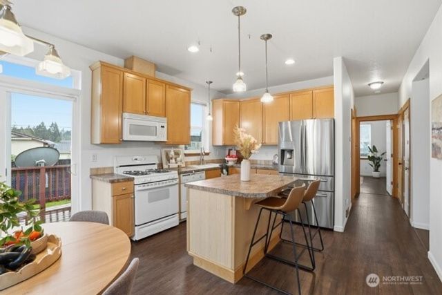 3825 Hazelwood Drive, Vancouver, WA 98661