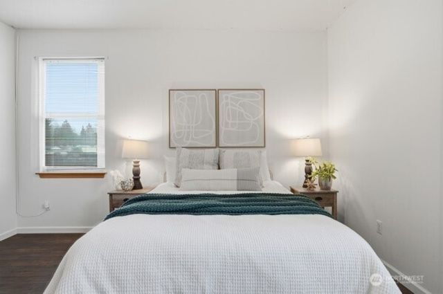 3825 Hazelwood Drive, Vancouver, WA 98661