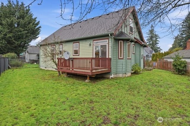 3825 Hazelwood Drive, Vancouver, WA 98661