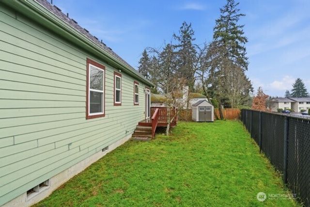 3825 Hazelwood Drive, Vancouver, WA 98661