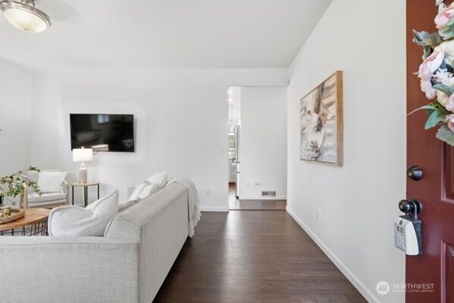 3825 Hazelwood Drive, Vancouver, WA 98661