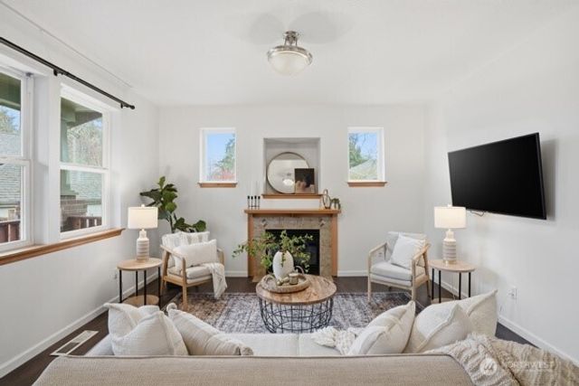 3825 Hazelwood Drive, Vancouver, WA 98661