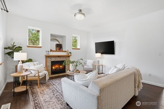 3825 Hazelwood Drive, Vancouver, WA 98661