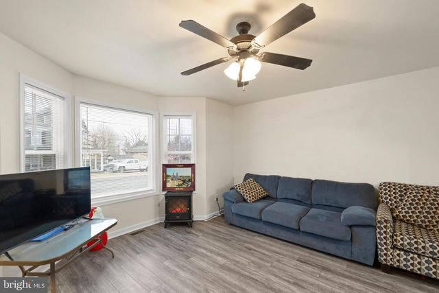 447 E QUEEN ST, Strasburg, VA 22657