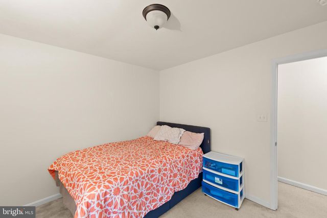 447 E QUEEN ST, Strasburg, VA 22657