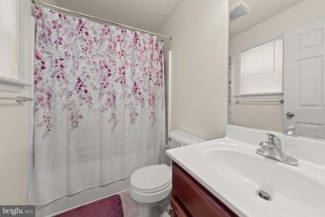 447 E QUEEN ST, Strasburg, VA 22657