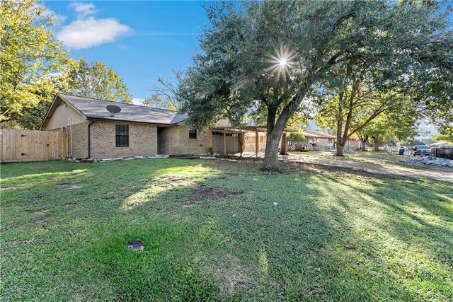 1726 Neal Street, Navasota, TX 77868