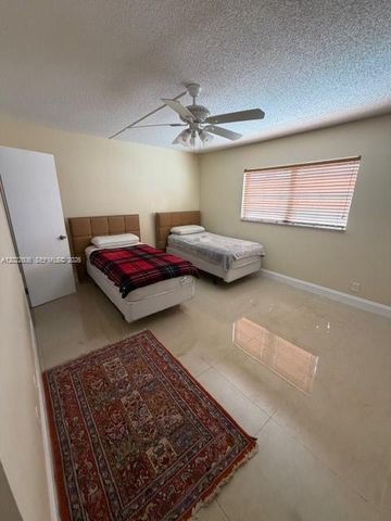319 NE 14th Ave 607, Hallandale Beach, FL 33009