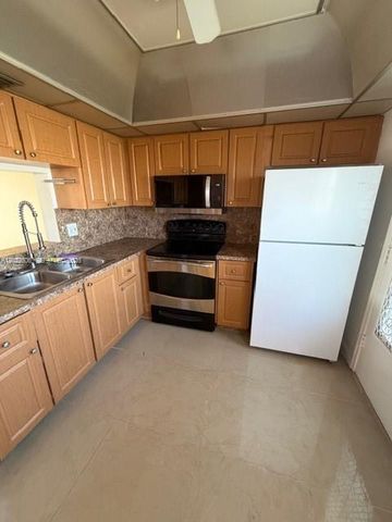 319 NE 14th Ave 607, Hallandale Beach, FL 33009
