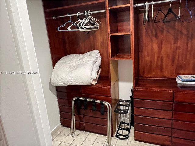 1342 Drexel Ave 202, Miami Beach, FL 33139