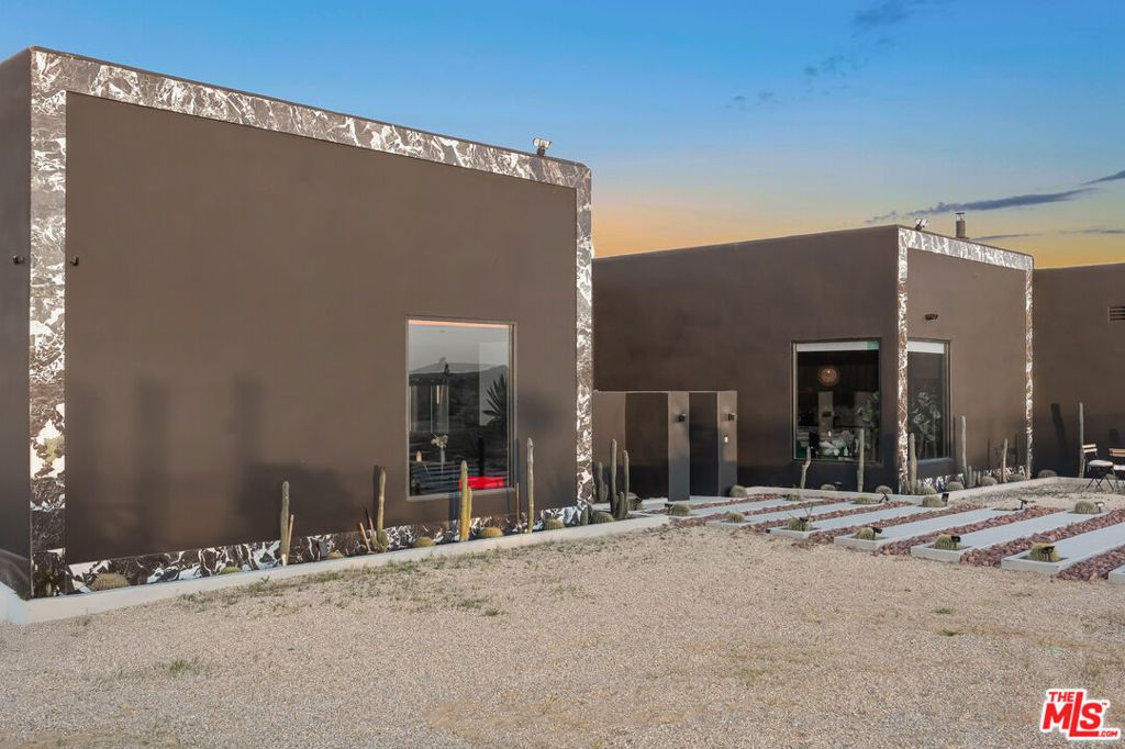 Image 40 of property listing at 60376 Tacoma Court, Joshua Tree, CA 92252