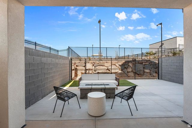 2812 E CORRAL HOLLOW DR, Washington, UT 84780