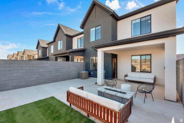 2812 E CORRAL HOLLOW DR, Washington, UT 84780