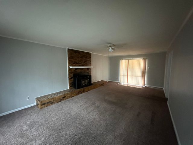 2111 ROCK RIDGE RD, Memphis, TN 38134