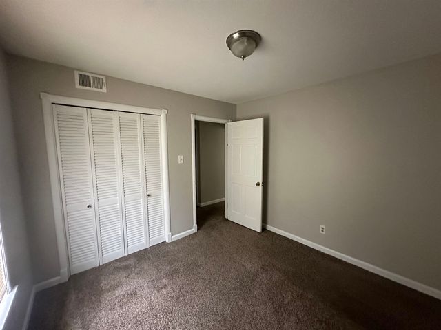 2111 ROCK RIDGE RD, Memphis, TN 38134