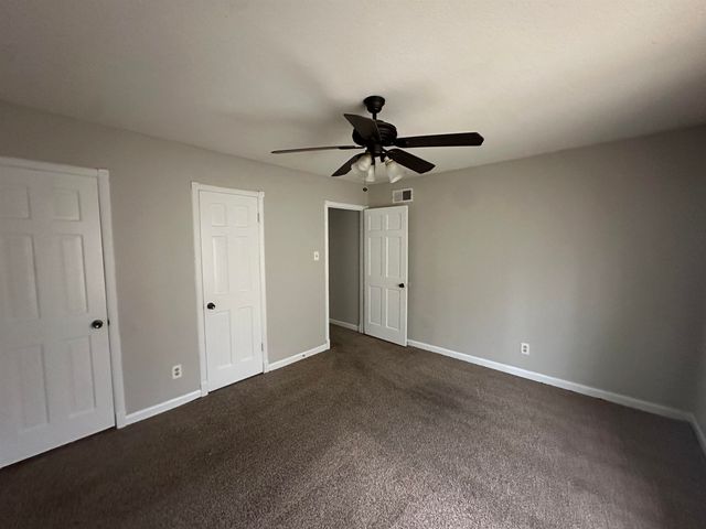 2111 ROCK RIDGE RD, Memphis, TN 38134