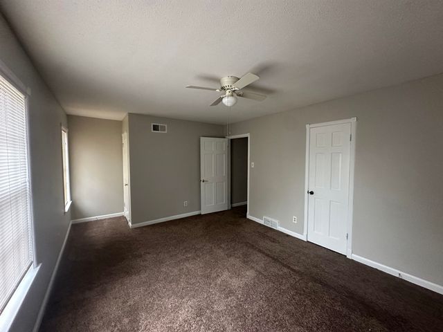 2111 ROCK RIDGE RD, Memphis, TN 38134