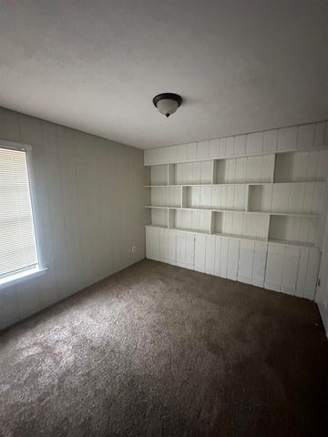 2111 ROCK RIDGE RD, Memphis, TN 38134