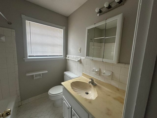 2111 ROCK RIDGE RD, Memphis, TN 38134