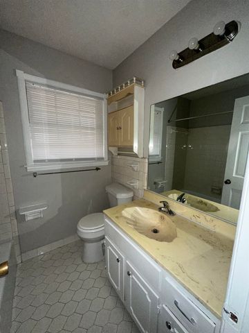 2111 ROCK RIDGE RD, Memphis, TN 38134