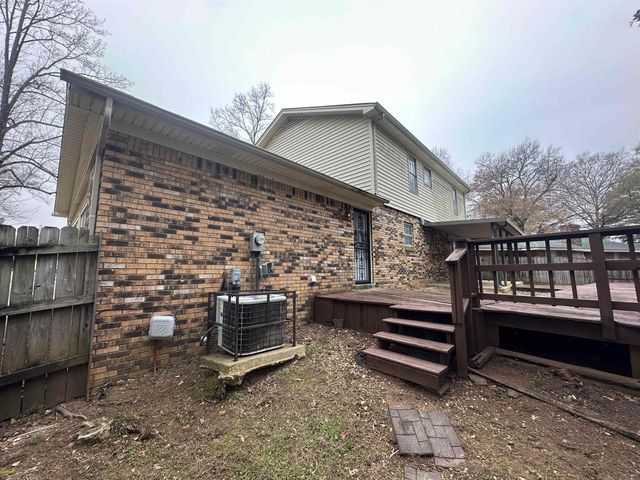 2111 ROCK RIDGE RD, Memphis, TN 38134