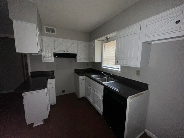 2111 ROCK RIDGE RD, Memphis, TN 38134