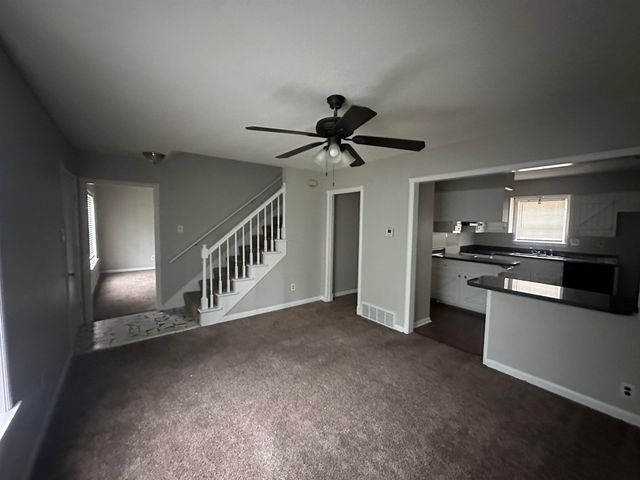 2111 ROCK RIDGE RD, Memphis, TN 38134