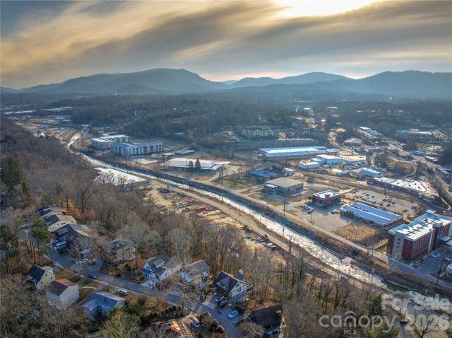 314 Bowling Park Road 314, Asheville, NC 28803