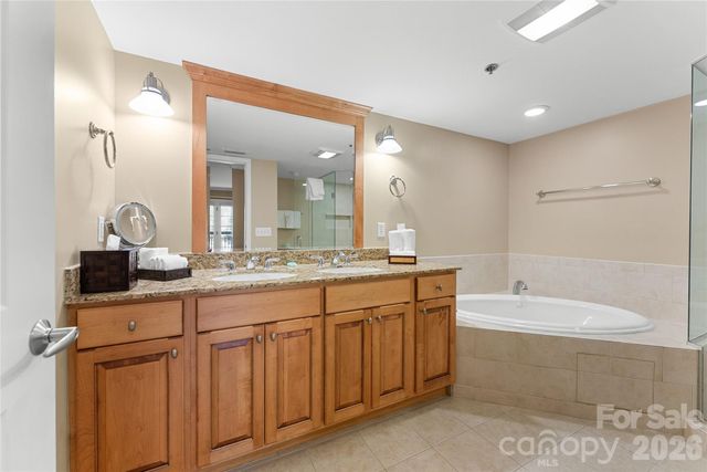 314 Bowling Park Road 314, Asheville, NC 28803