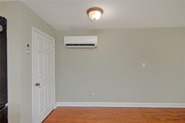 5701 Schumacher Lane 1, Houston, TX 77057