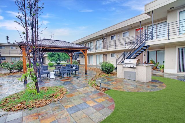 5701 Schumacher Lane 1, Houston, TX 77057