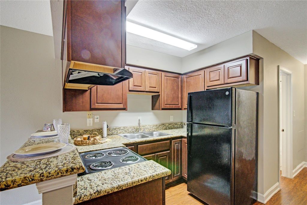 5701 Schumacher Lane 1, Houston, TX 77057