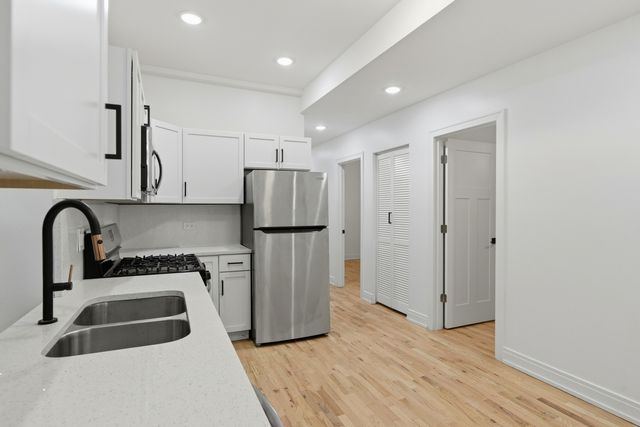 4444 S Campbell Avenue, Chicago, IL 60632