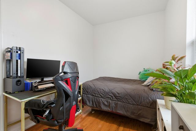 4444 S Campbell Avenue, Chicago, IL 60632